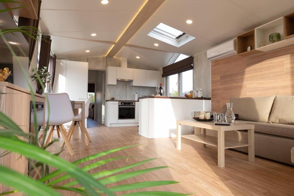 Gemuetliches, Voll Ausgestattes Tiny House Apartment Vilseck Exterior photo